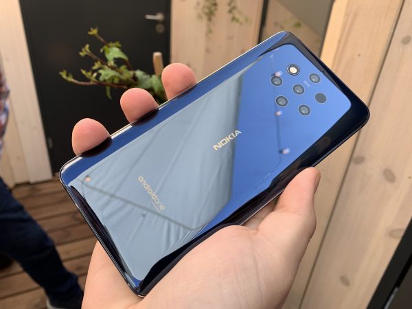 Desain Bodi Belakang Nokia PureView 9 dengan Lima Kamera