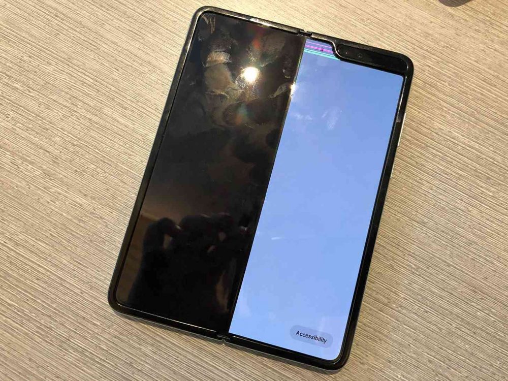 Masalah pada Layar Sebabkan Galaxy Fold Batal Rilis