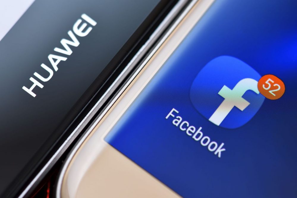 Perangkat Huawei dan Aplikasi Facebook untuk Smartphone