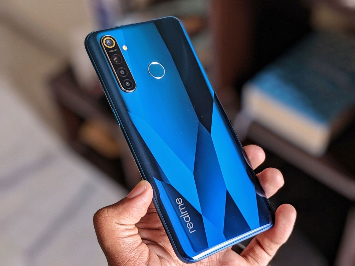 Desain Belakang ala Berlian Realme 5 dan 5 Pro
